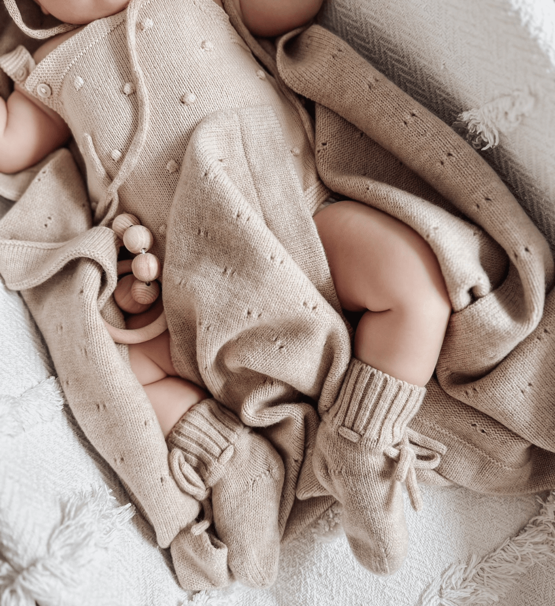 Lil' Leo Babyschuhe & Babymütze aus Merinowolle