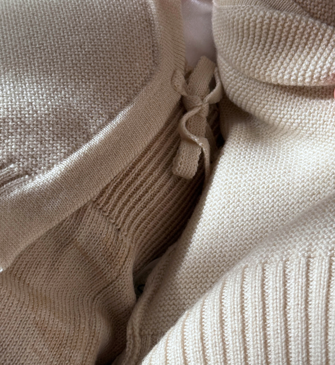 Wickeljacke aus 100% Merinowolle Baby Lil' Leo Babybekleidung mitwachsend