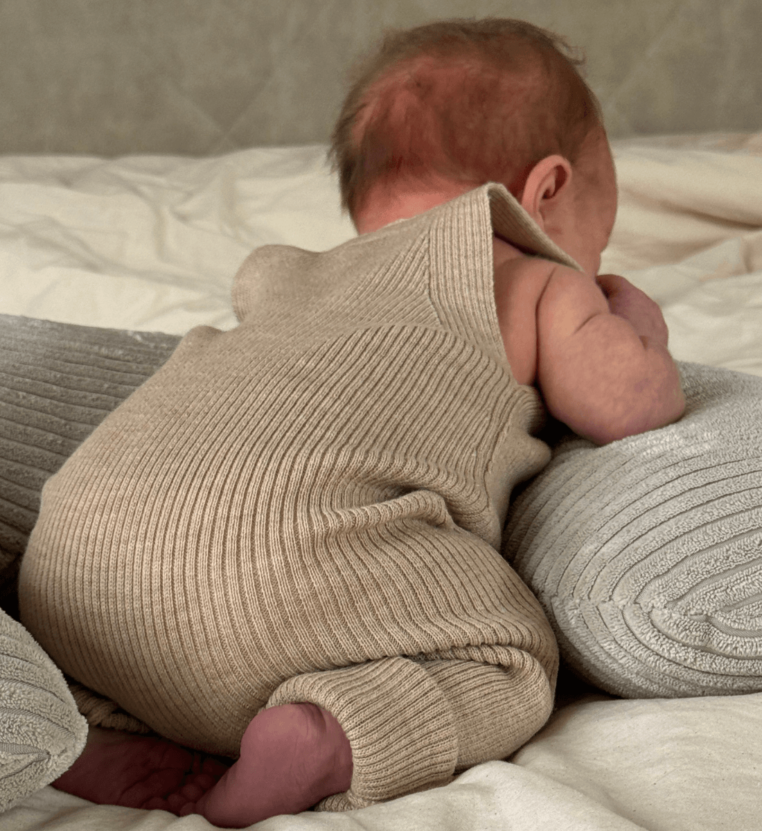 Mitwachsende Latzhose 100% Merinowolle Lil' Leo Babybekleidung