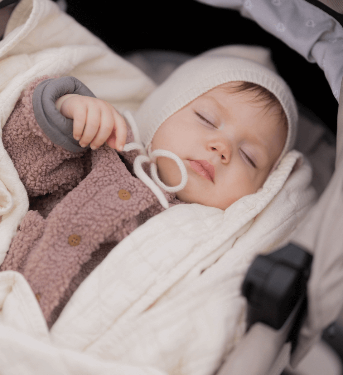 Babymütze in Creme aus 100% Merinowolle