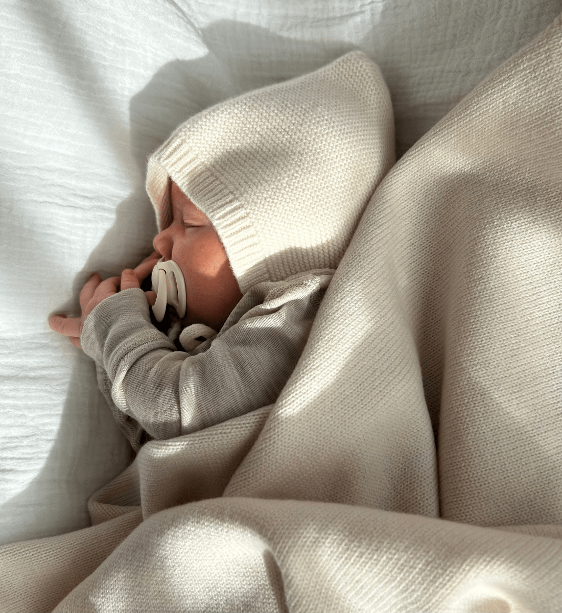 Lil' Leo: Babymütze & Babyschuhe aus Merinowolle