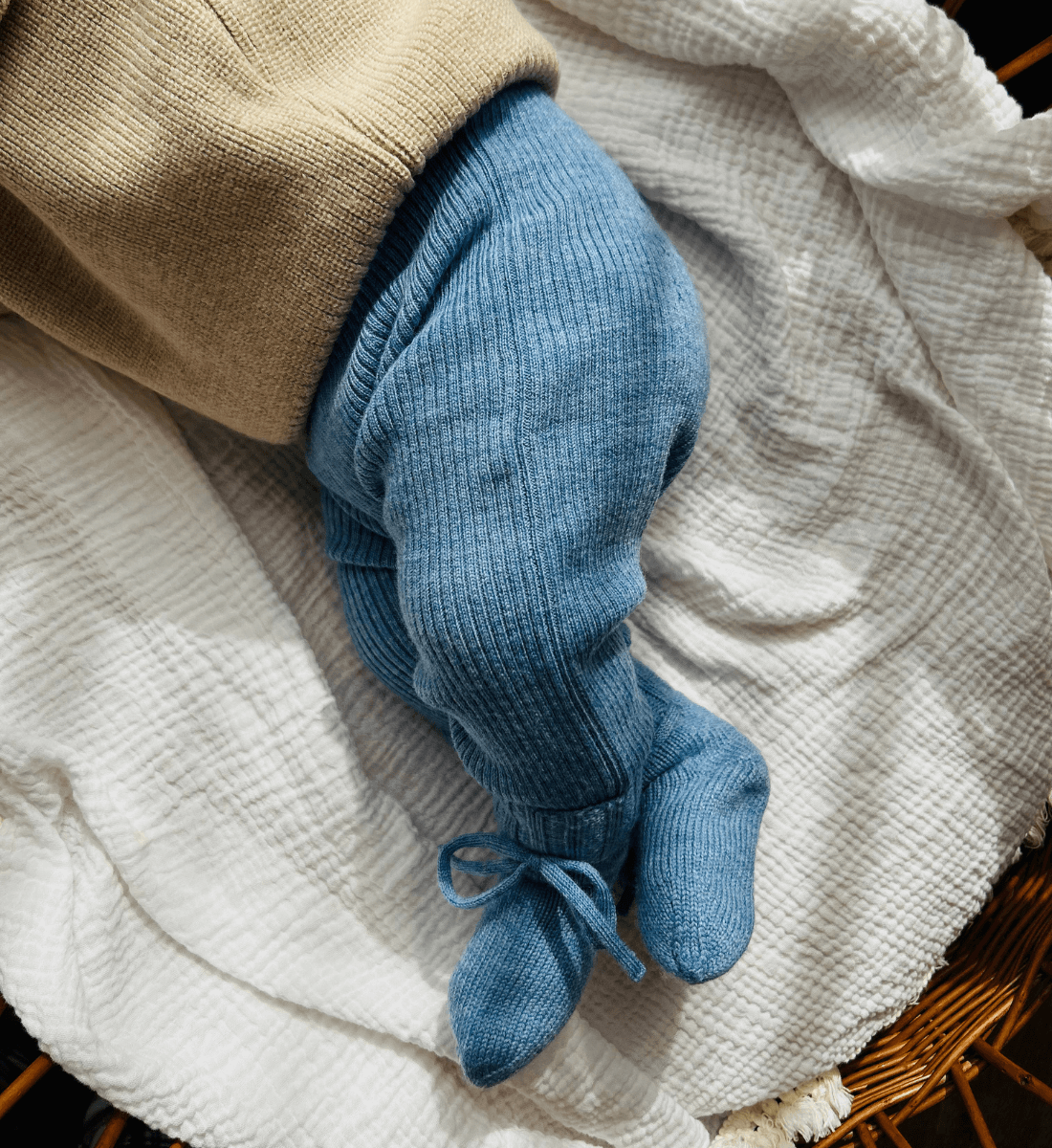 Babybekleidung Babydecke Babyschuhe Babysocken aus Merinowolle Lil' Leo