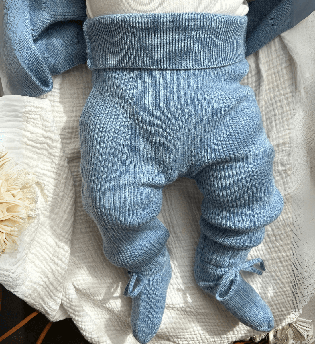 Babybekleidung Babydecke Babyschuhe Babysocken aus Merinowolle Lil' Leo