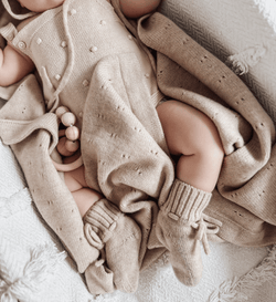 Lil' Leo Babyschuhe & Babymütze aus Merinowolle