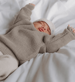 Mitwachsender Baby Pullover aus 100% Merinowolle Lil' Leo