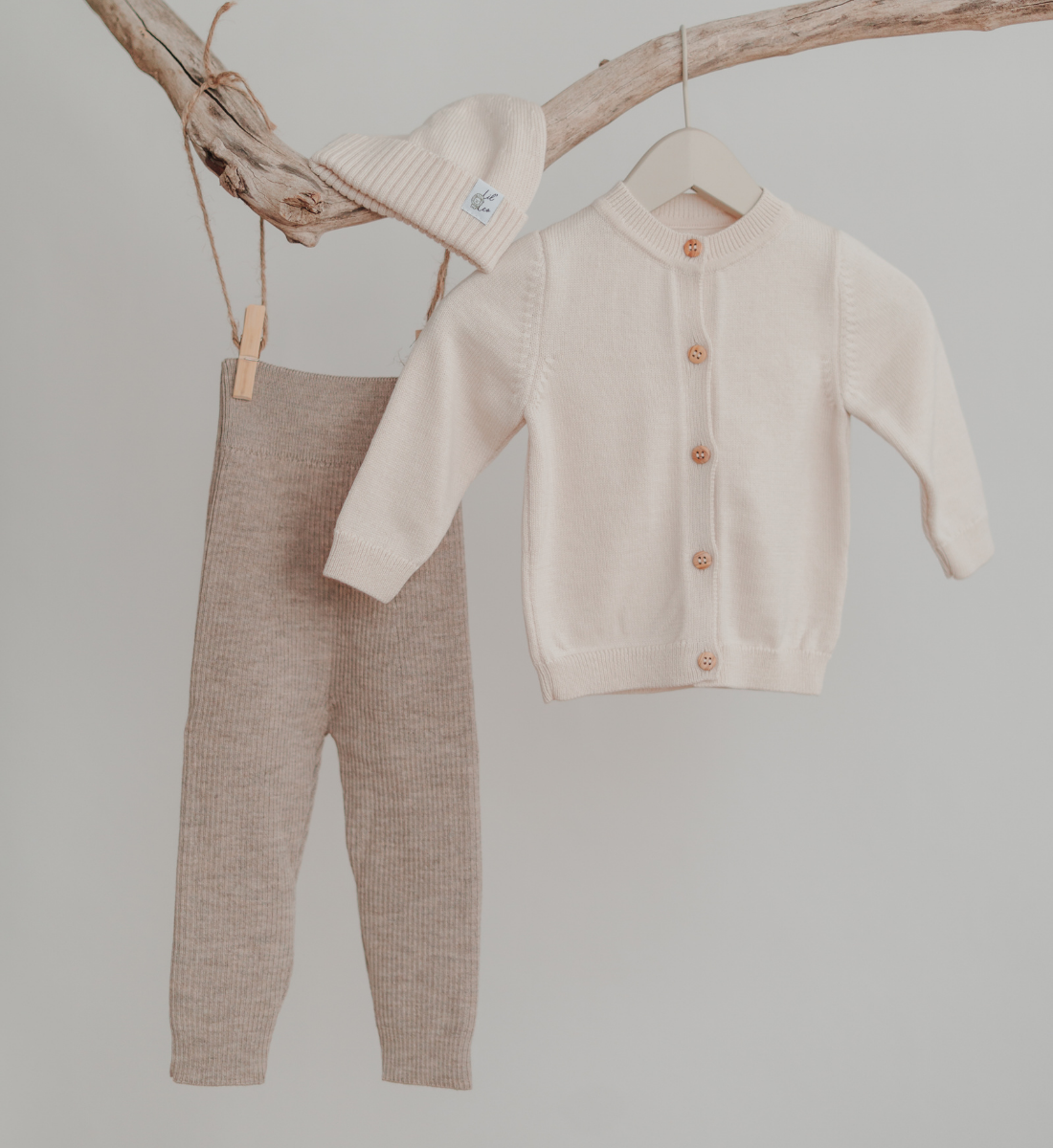 Babyleggings und Hose Cardigan aus Merinowolle Lil Leo 