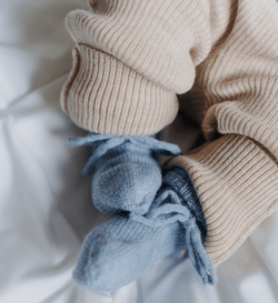 Babybekleidung Babydecke Babyschuhe Babysocken aus Merinowolle Lil' Leo