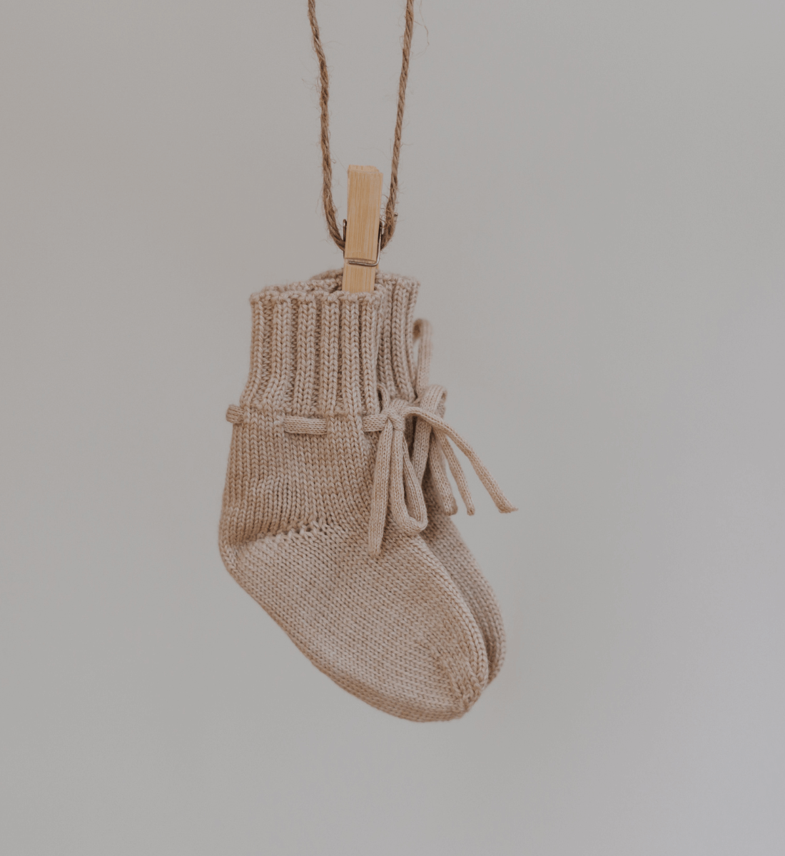 Lil' Leo Babyschuhe & Babymütze aus Merinowolle