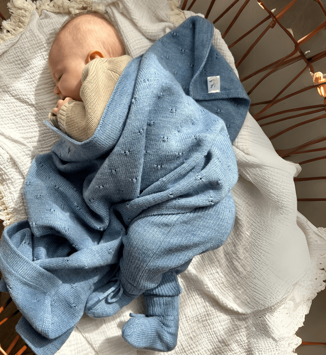 Babybekleidung und Babydecke aus Merinowolle Lil' Leo