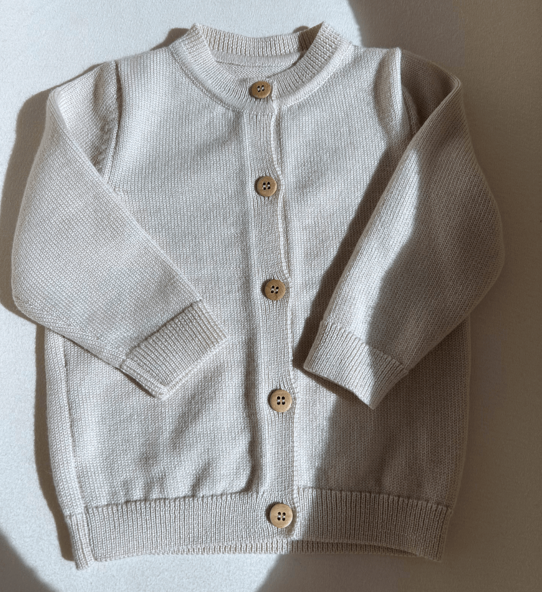 Cardigan für Babys aus 100% Merinowolle Lil' Leo