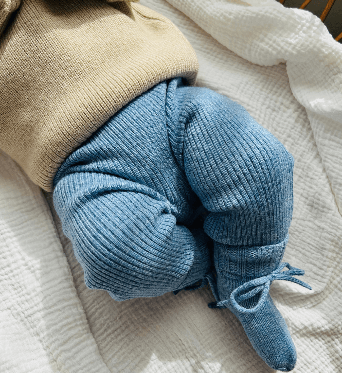 Babybekleidung Babydecke Babyschuhe Babysocken aus Merinowolle Lil' Leo