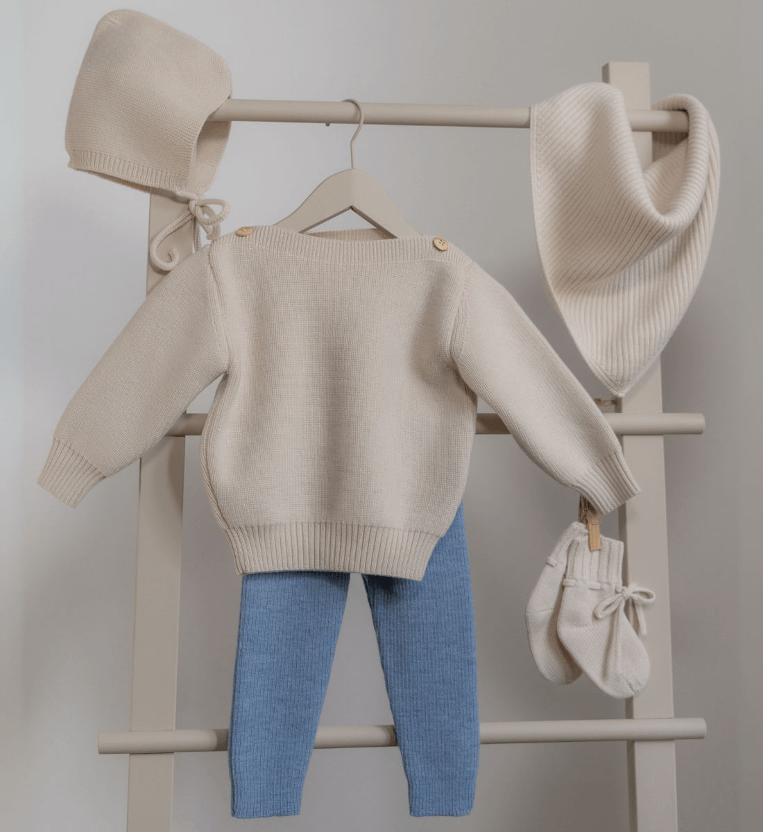 Lil' Leo Babyschuhe Babydecke Mütze Leggings Pullover aus 100% Merinowolle